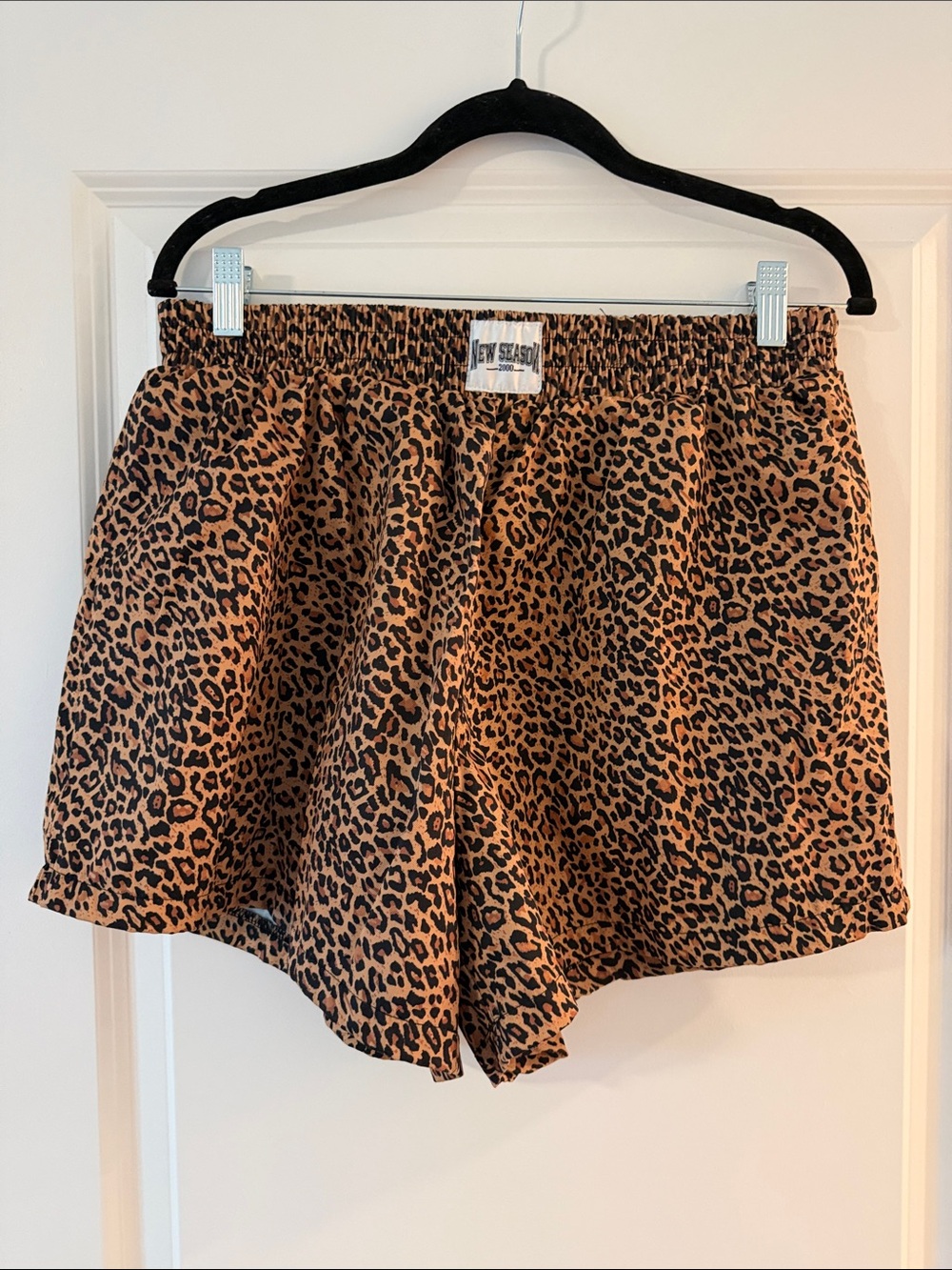 Leopard Print Women’s Elastic Waist Shorts - Brown/Black